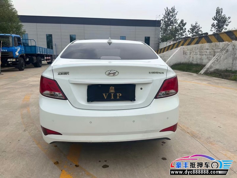 16年现代瑞纳轿车抵押车出售