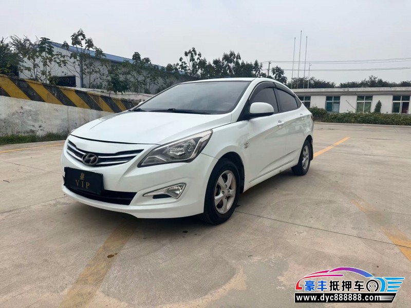 16年现代瑞纳轿车抵押车出售