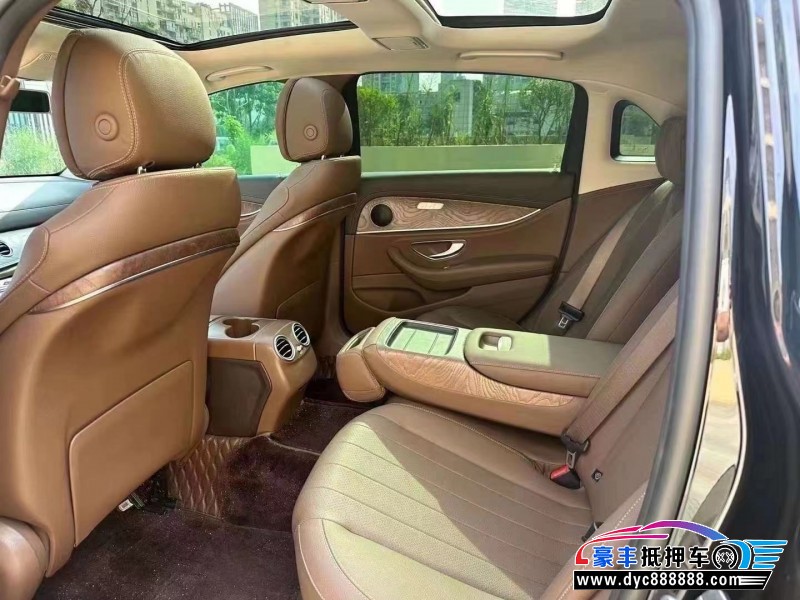 20年奔驰E轿车抵押车出售