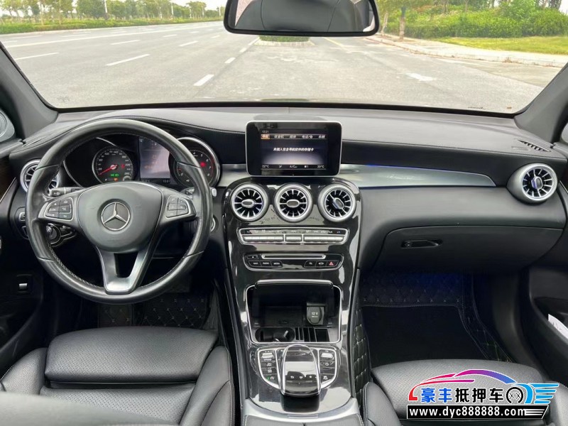 18年奔驰GLC轿车抵押车出售