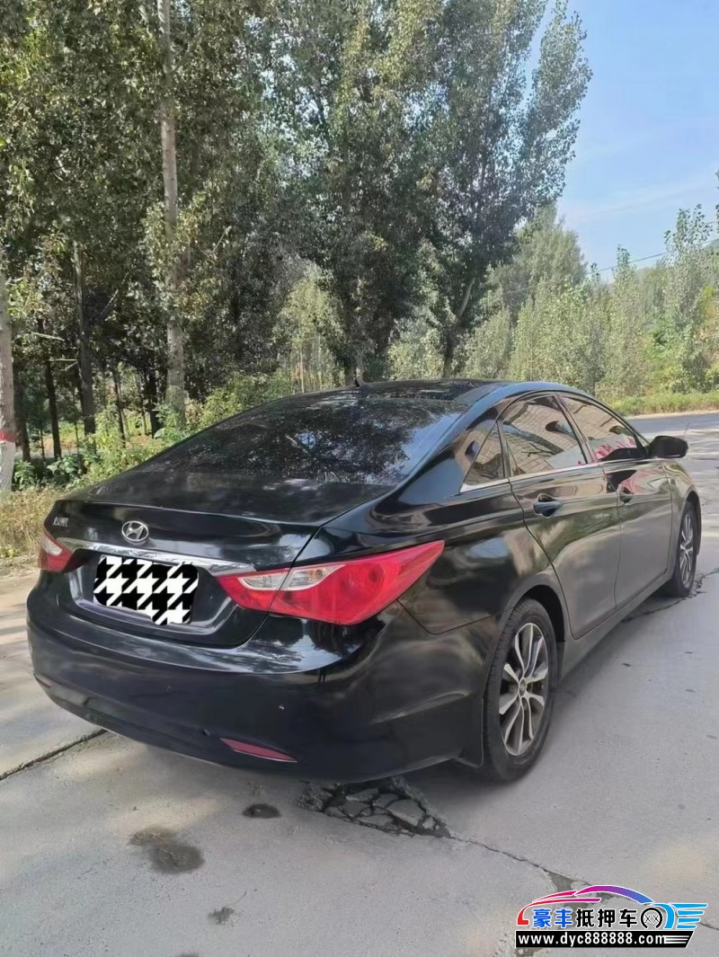 13年现代索纳塔轿车抵押车出售