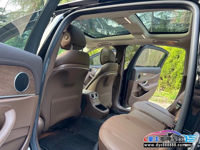 22年奔驰E轿车抵押车出售