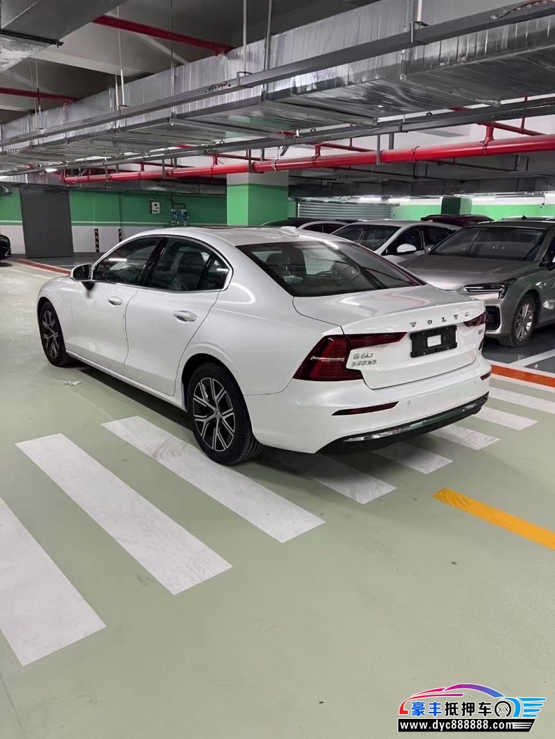 23年沃尔沃S60轿车抵押车出售
