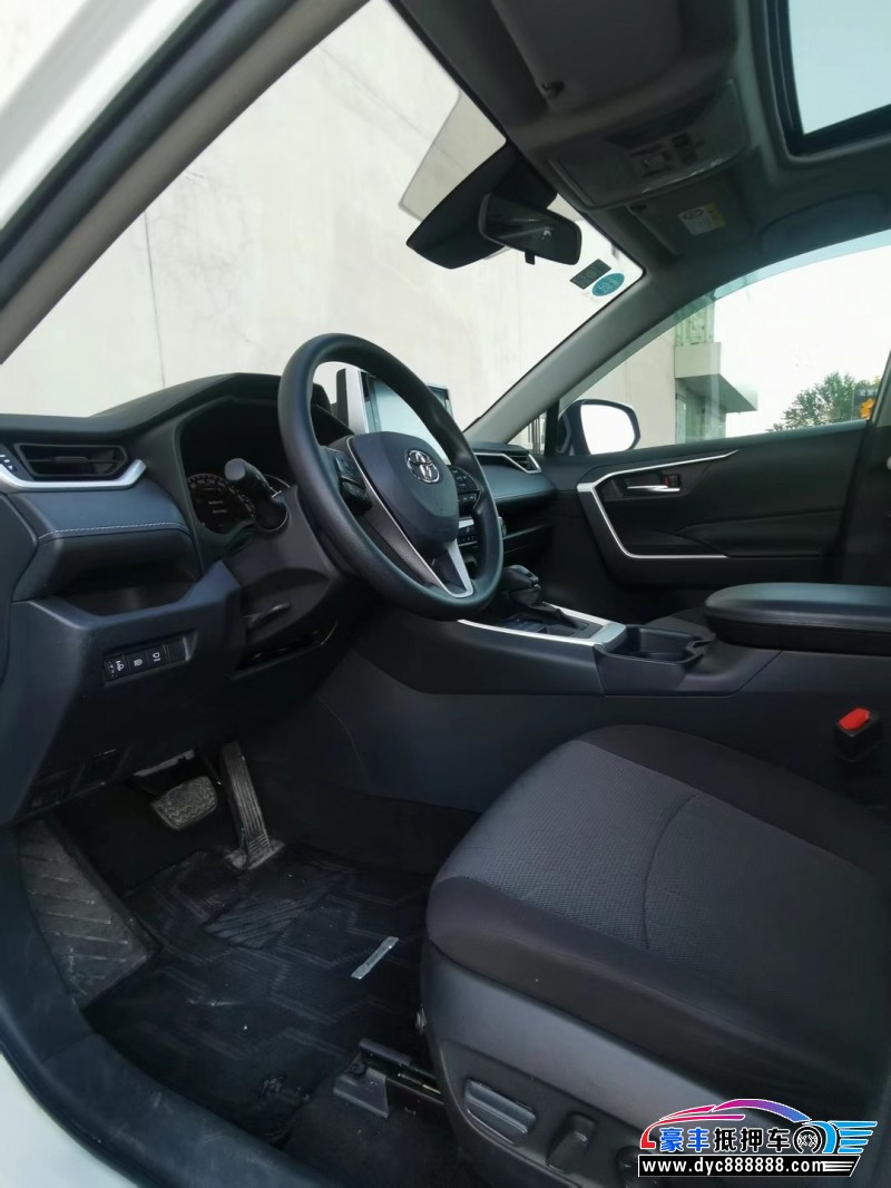 20年丰田RAV4荣放轿车抵押车出售