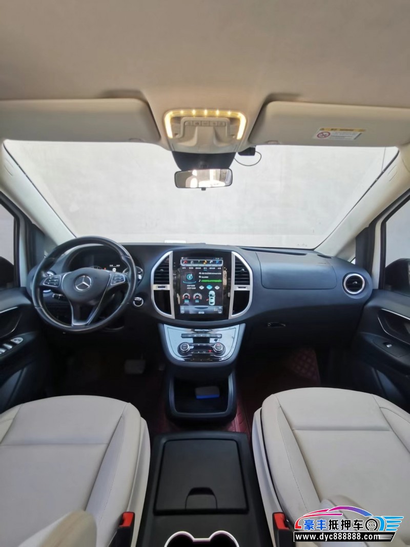 18年奔驰威霆轿车抵押车出售