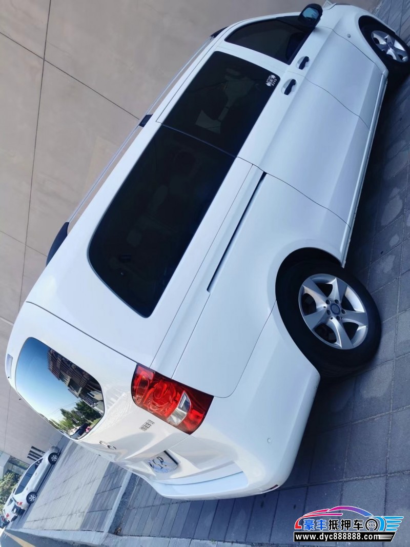 18年奔驰威霆轿车抵押车出售