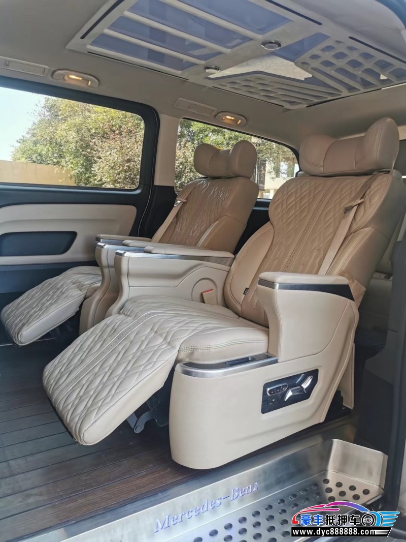 18年奔驰威霆轿车抵押车出售