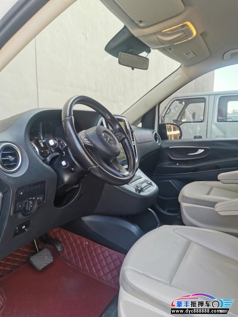 18年奔驰威霆轿车抵押车出售