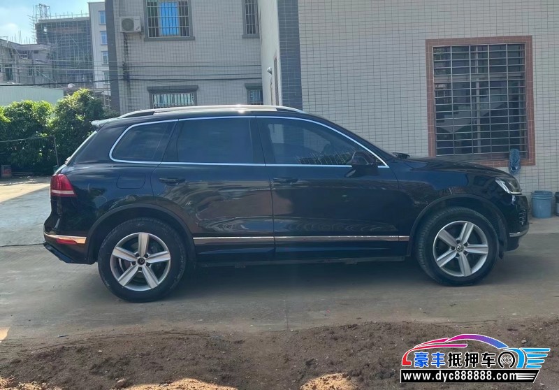 18年大众途锐轿车抵押车出售