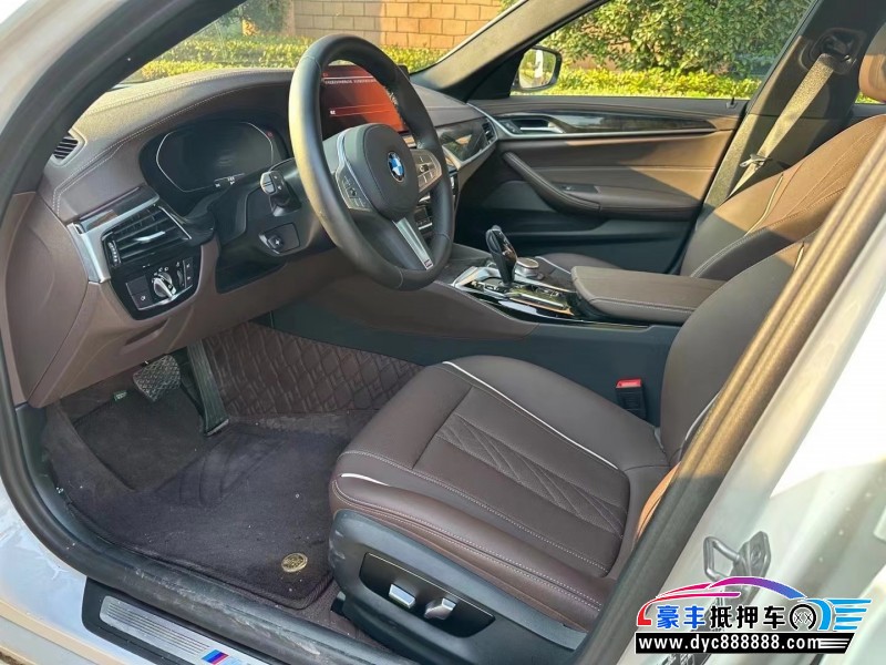 23年宝马5系轿车抵押车出售