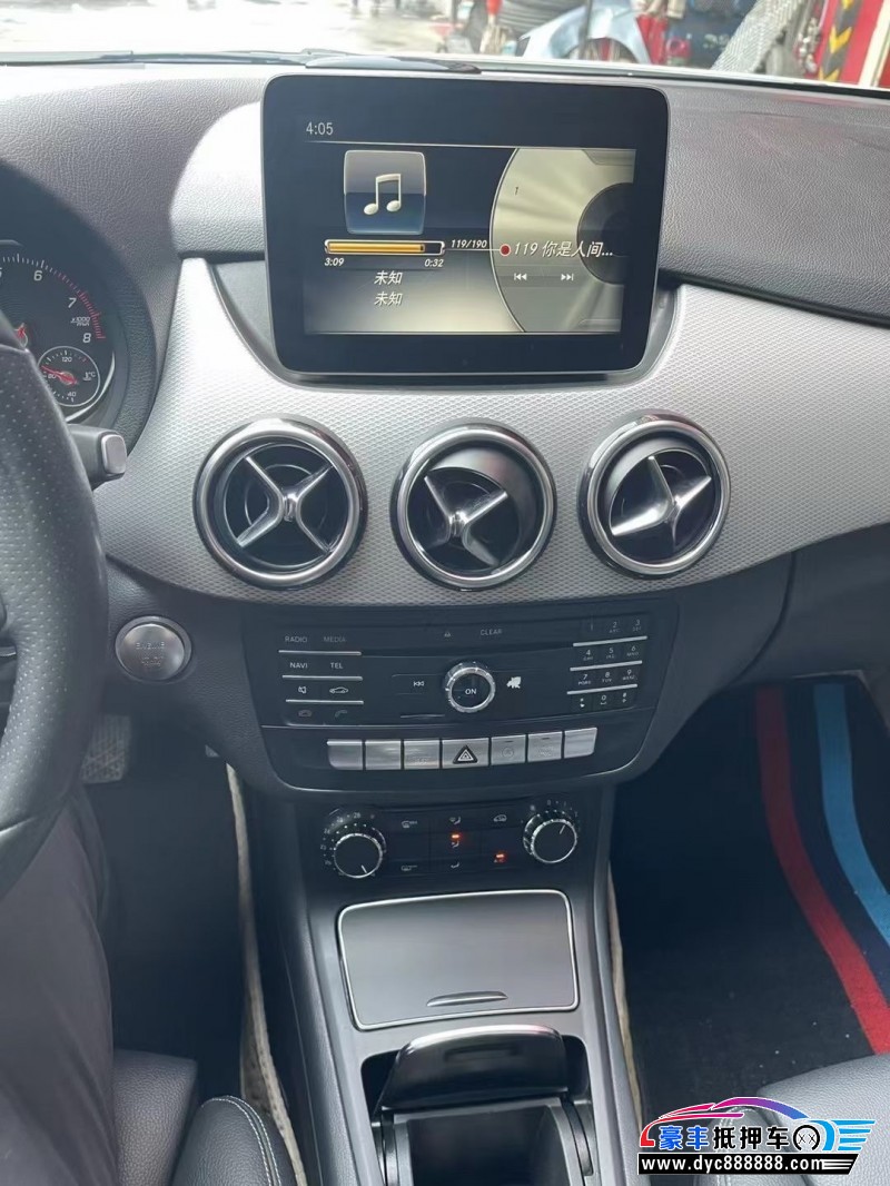 18年奔驰B轿车抵押车出售