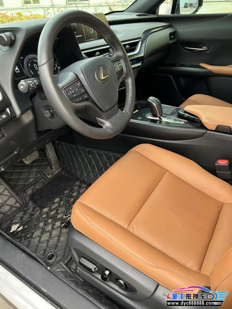 21年雷克萨斯ux300轿车抵押车出售