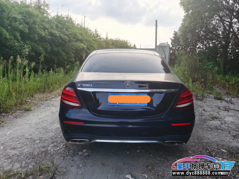 20年奔驰E轿车抵押车出售