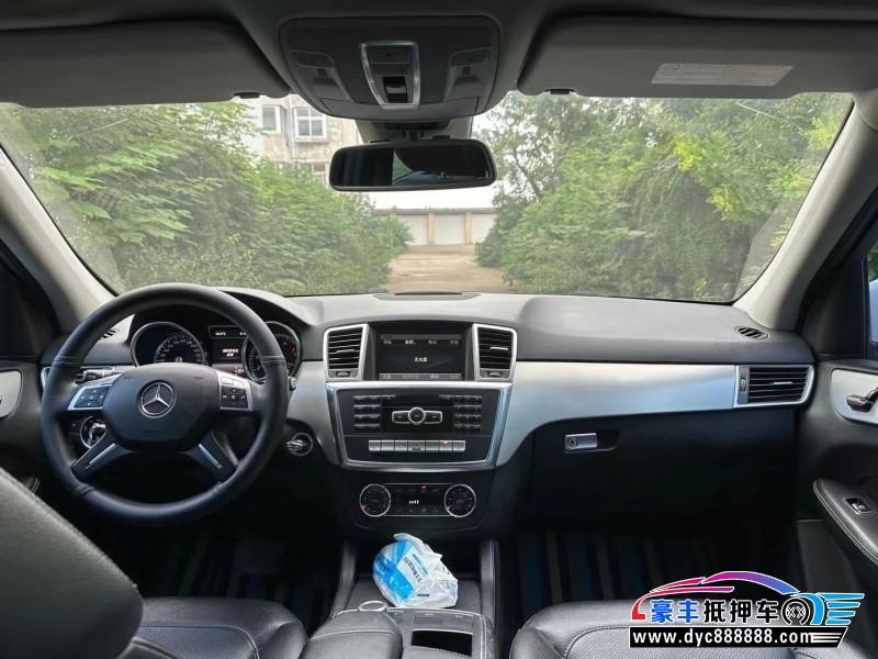 14年奔驰ML轿车抵押车出售