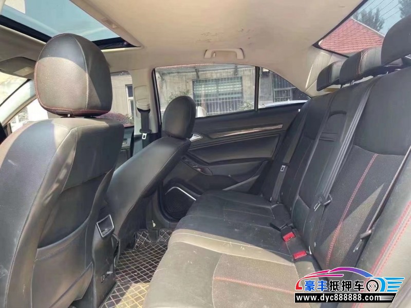 18年众泰Z300轿车抵押车出售