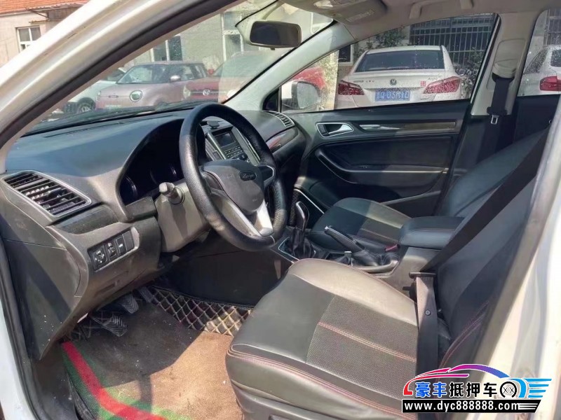 18年众泰Z300轿车抵押车出售