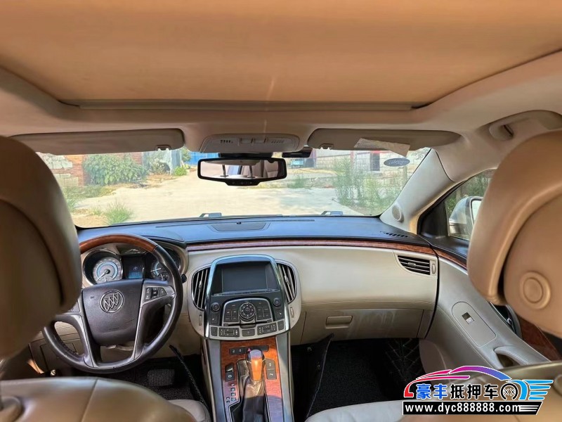 10年别克君越轿车抵押车出售