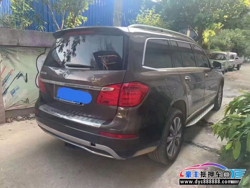 13年奔驰GL轿车抵押车出售