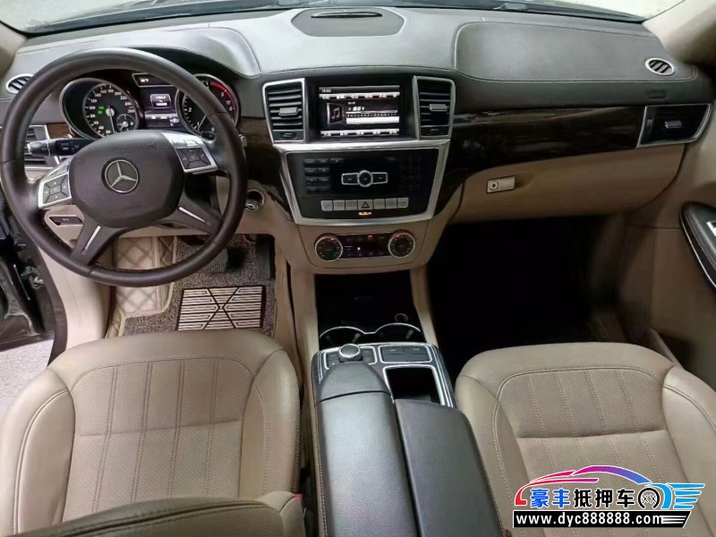 13年奔驰GL轿车抵押车出售