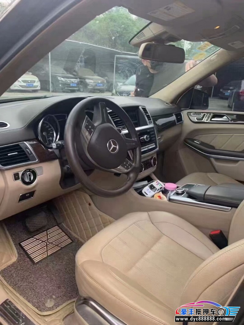 13年奔驰GL轿车抵押车出售