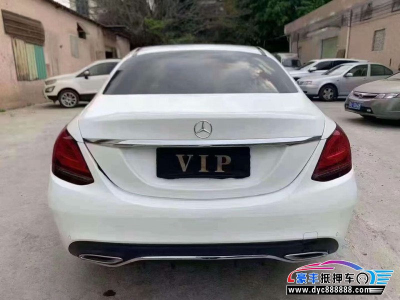 20年奔驰C轿车抵押车出售