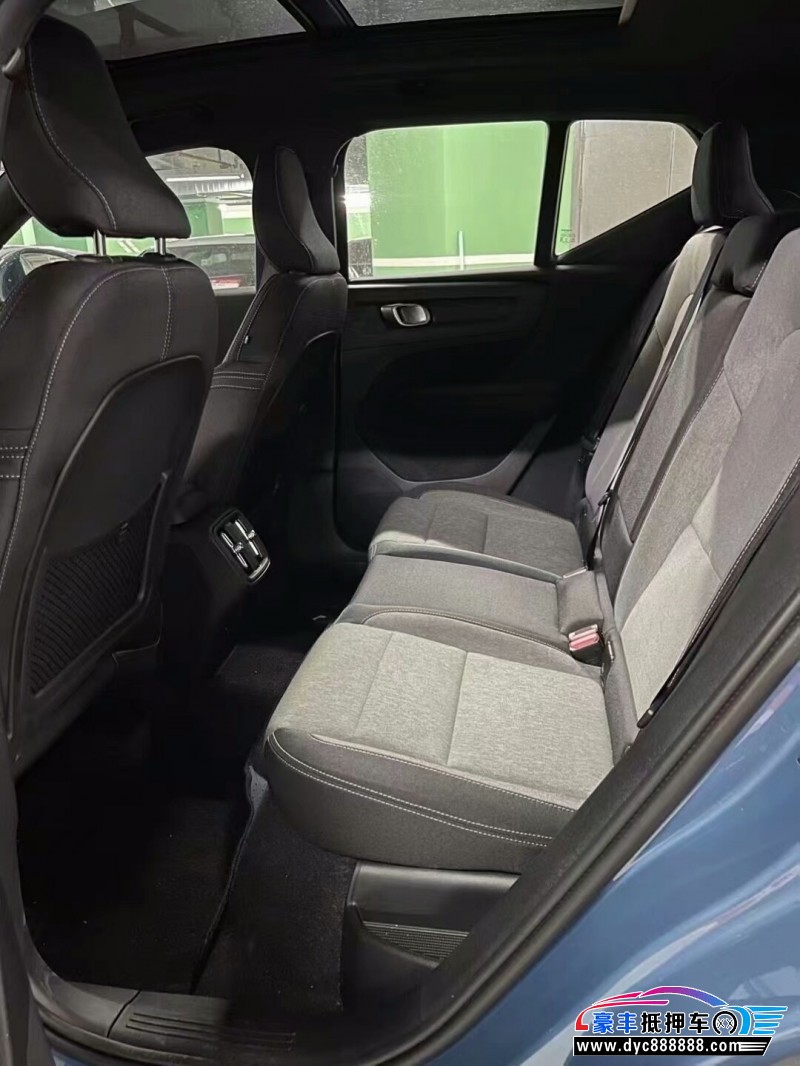 22年沃尔沃XC40轿车抵押车出售