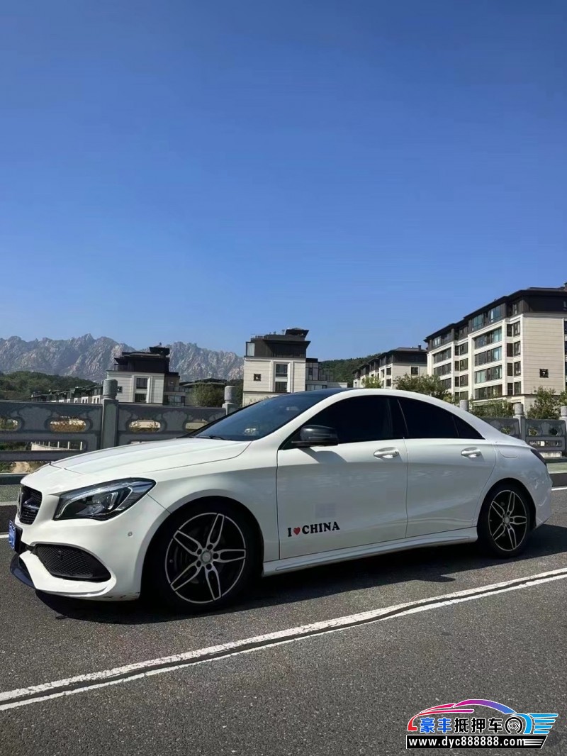 17年奔驰CLA轿车抵押车出售