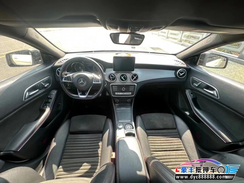 17年奔驰CLA轿车抵押车出售