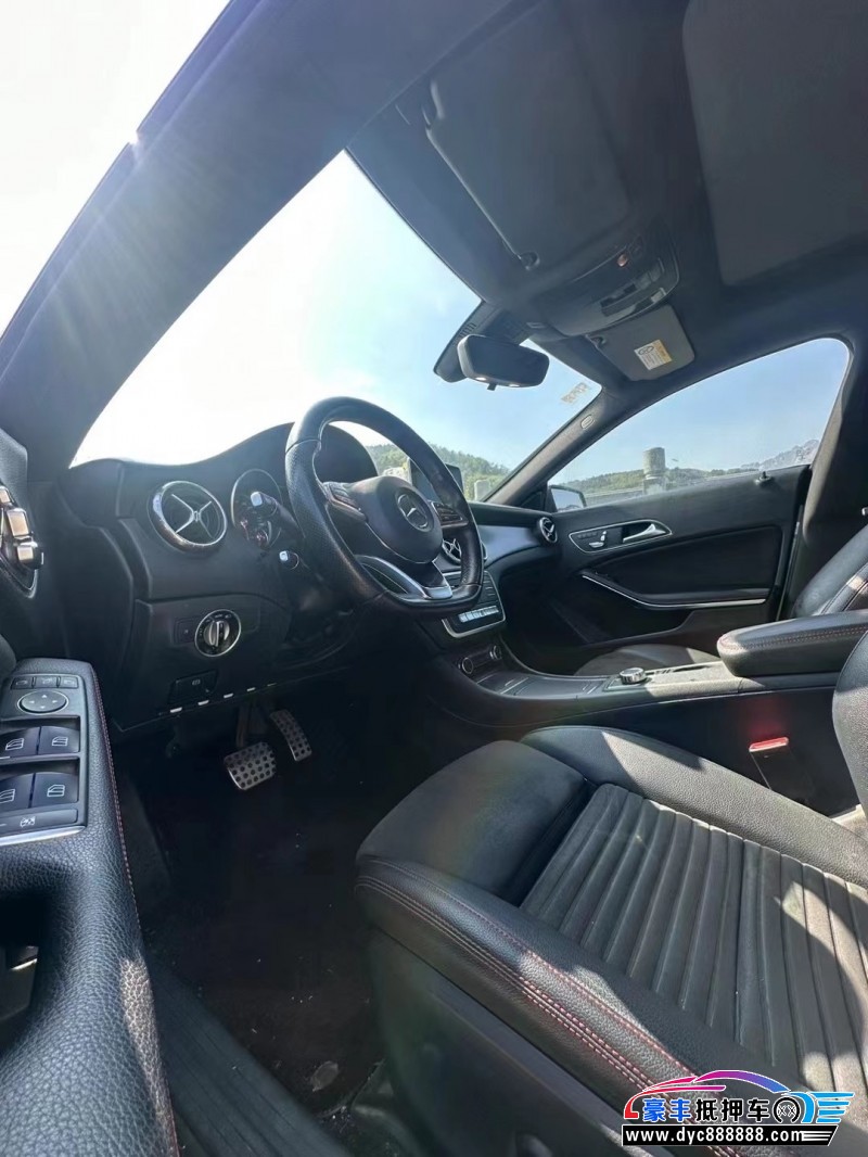 17年奔驰CLA轿车抵押车出售