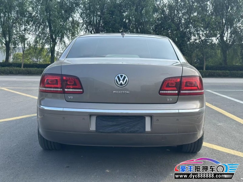 17年大众辉腾轿车抵押车出售