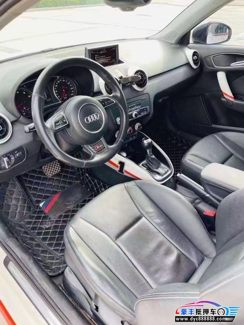 13年奥迪A1轿车抵押车出售