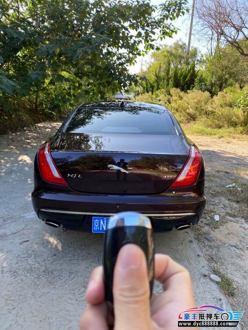 17年捷豹XJ轿车抵押车出售