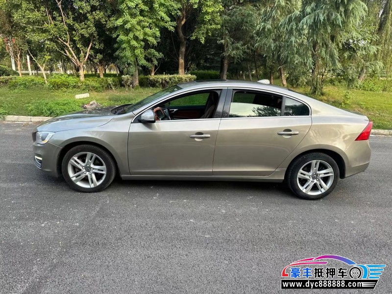 15年沃尔沃S60轿车抵押车出售