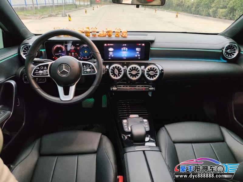 20年奔驰A轿车抵押车出售