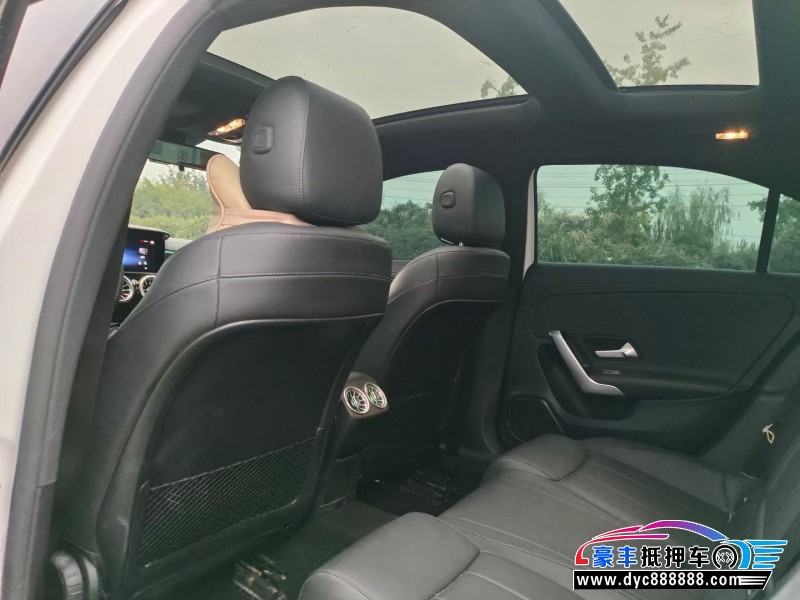 20年奔驰A轿车抵押车出售