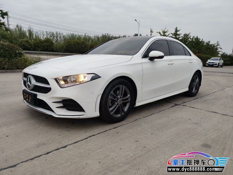 20年奔驰A轿车抵押车出售