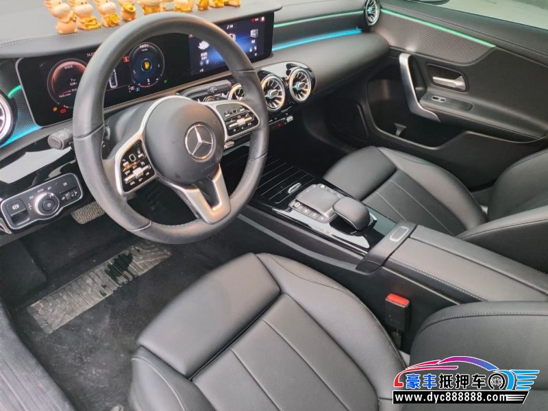 20年奔驰A轿车抵押车出售