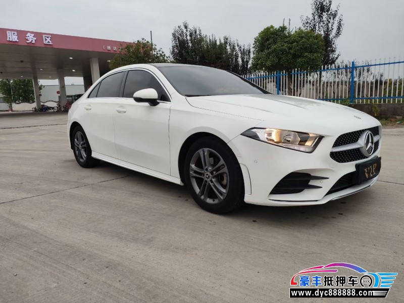 20年奔驰A轿车抵押车出售