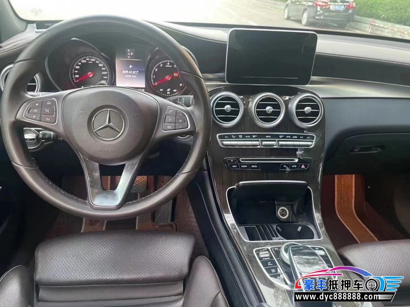 18年奔驰GLC轿车抵押车出售