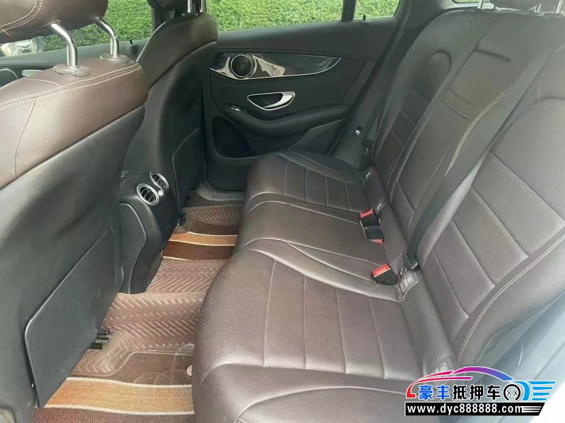 18年奔驰GLC轿车抵押车出售