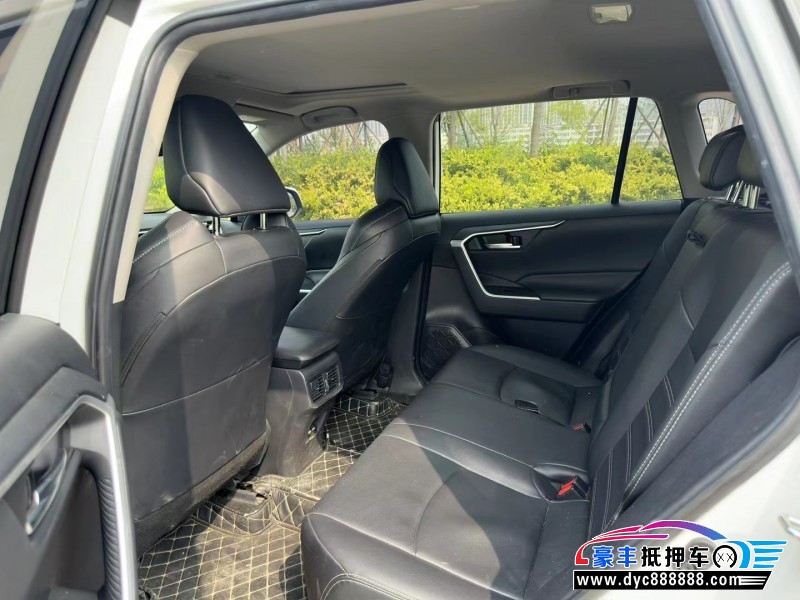 21年丰田威兰达轿车抵押车出售