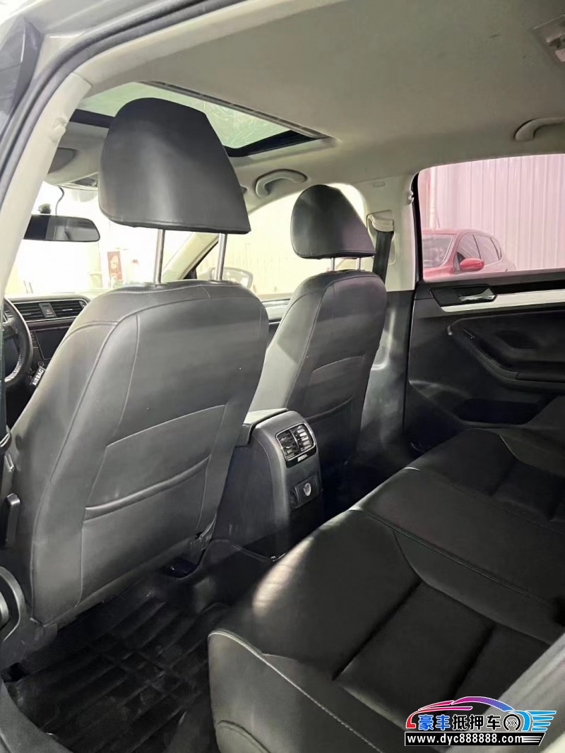 17年大众速腾轿车抵押车出售