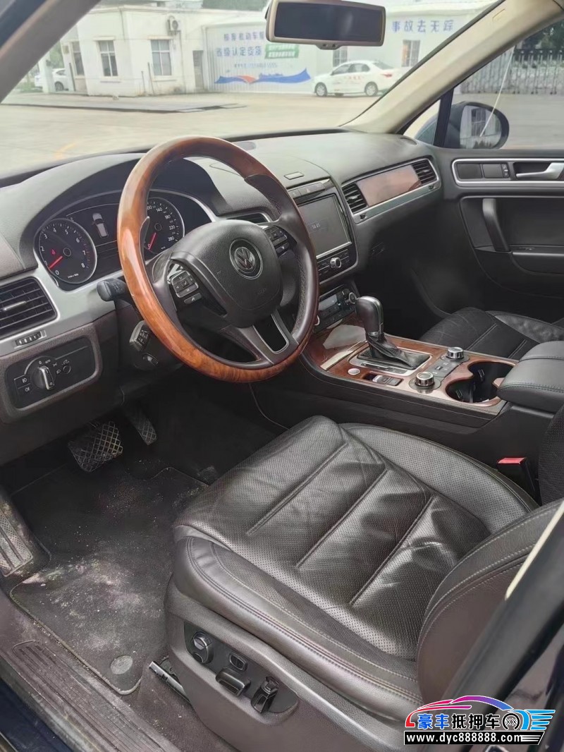 13年大众途锐SUV抵押车出售