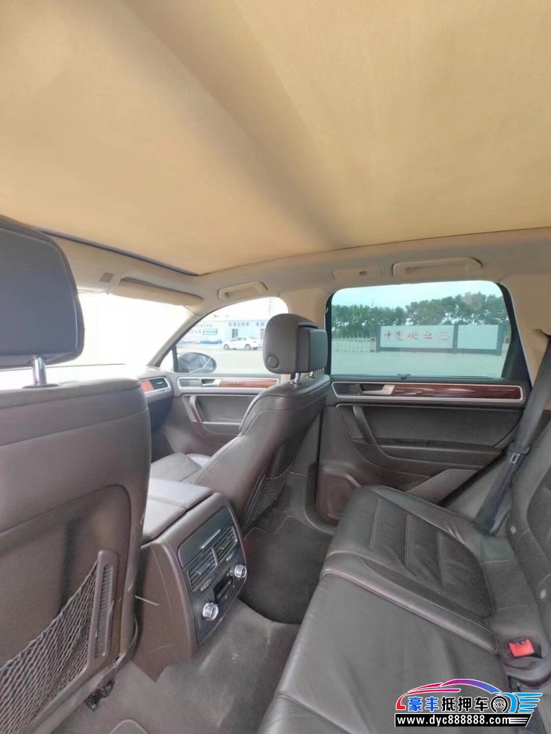 13年大众途锐SUV抵押车出售