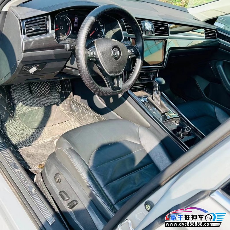 17年大众辉昂轿车抵押车出售