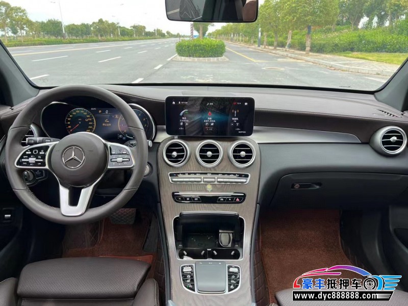 21年奔驰GLC轿车抵押车出售