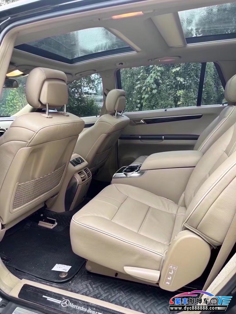 17年奔驰R轿车抵押车出售