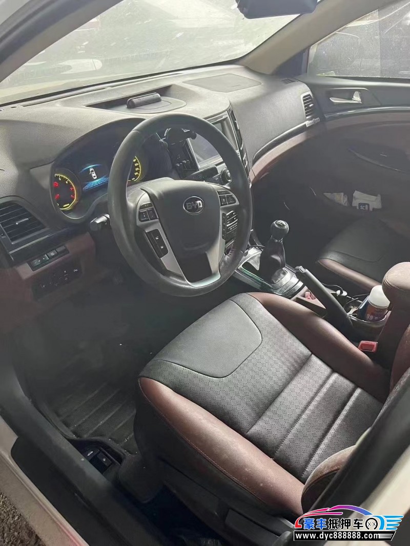 16年比亚迪速锐轿车抵押车出售