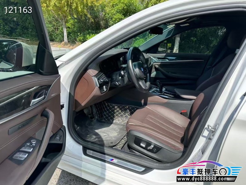 21年宝马5系轿车抵押车出售