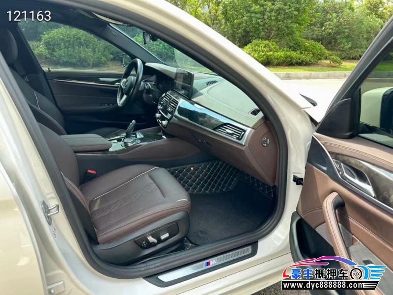 21年宝马5系轿车抵押车出售